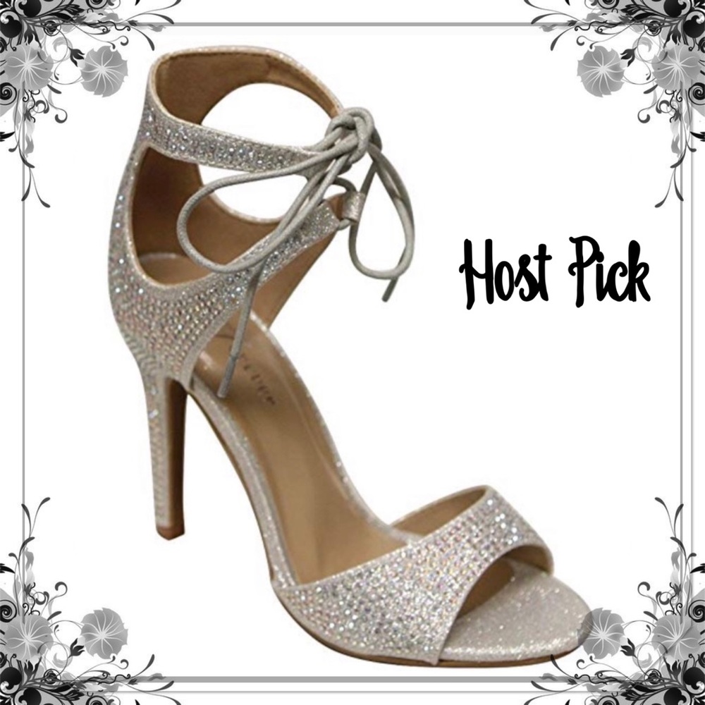 🎉HP🎉 GLITTER HEELS